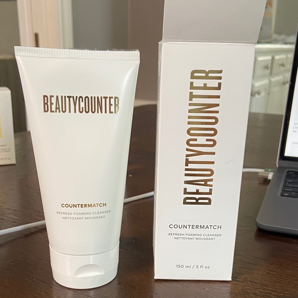 Beautycounter Countermatch Cleanser in White and Gold
